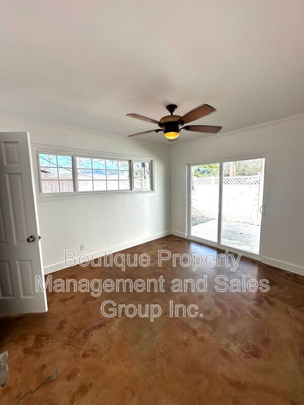 Building Photo - 2285 Santa Ana Ave