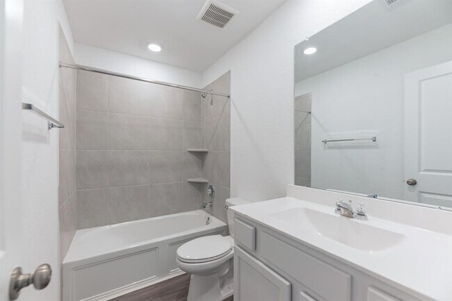 Building Photo - 6016 Heritage Creek Ln