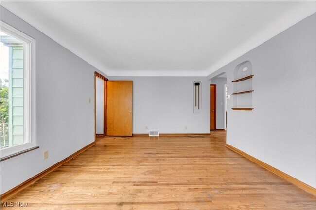 Building Photo - 3819 W 137th St