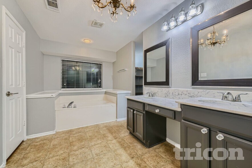 Building Photo - 220 Flatwood Dr