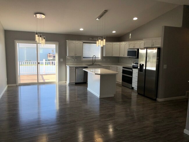 Building Photo - 1585 43rd Ave S