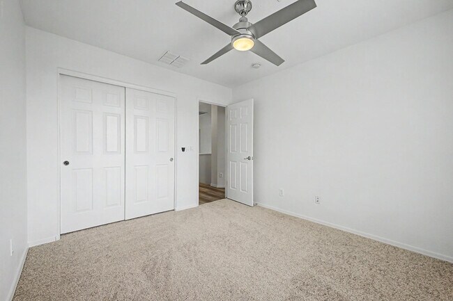 Building Photo - 42323 N 46th Dr