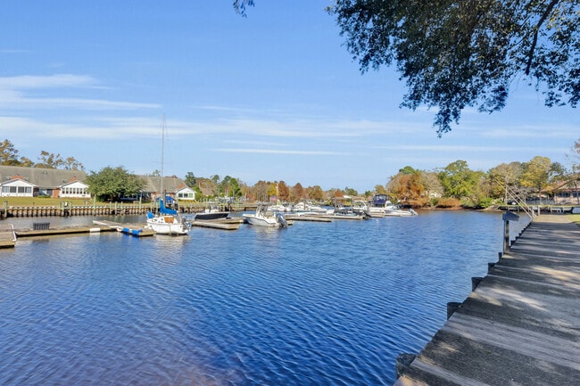 Building Photo - 18 Harbour Walk Townhouses