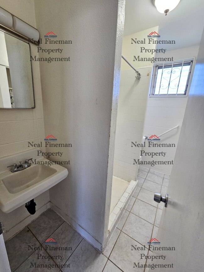 Building Photo - Studio/1 Bathroom Condo. 1 Assigned parking.