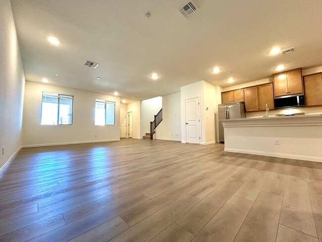 Building Photo - Brand new Townhome!   Summerlin Grand Park Village
