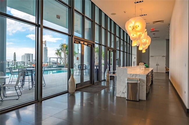 Building Photo - 1600 NE 1st Ave