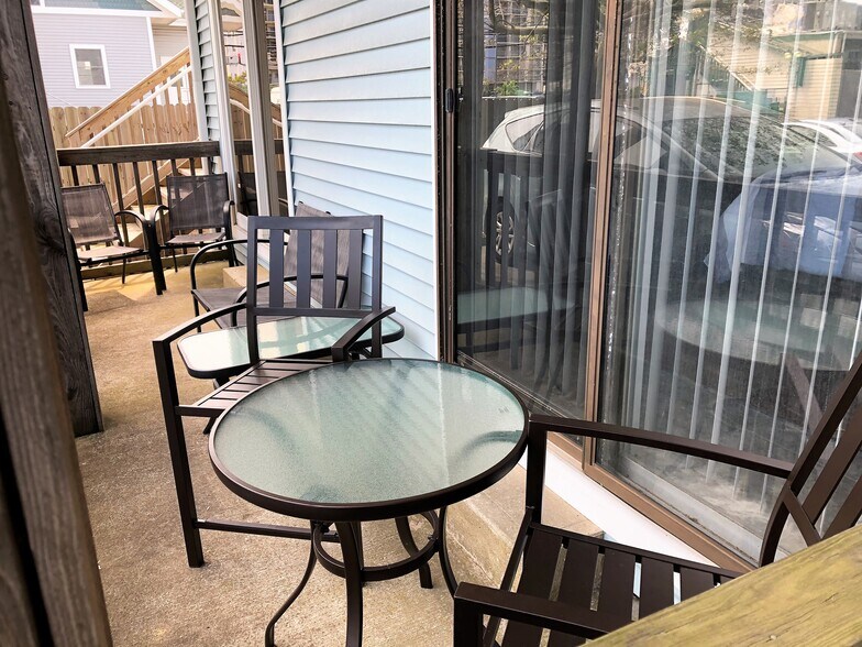 Building Photo - 105 Jamestown Rd