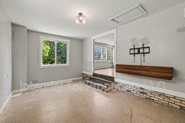 Building Photo - 3638 Genessee St