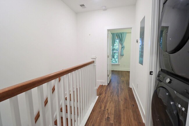 Building Photo - 307 Saint Anns Alley