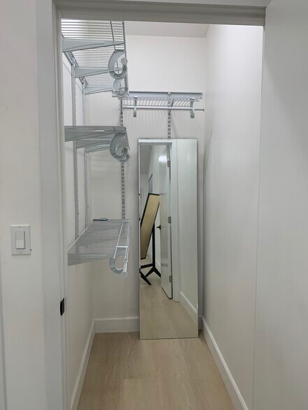 Building Photo - 17351 Bullock St