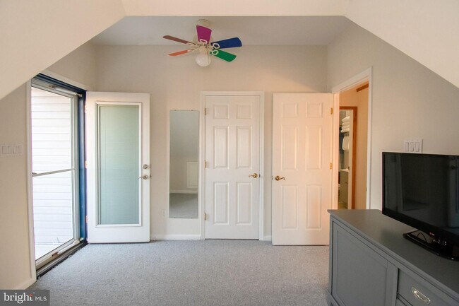 Building Photo - 100 Sheridan Square