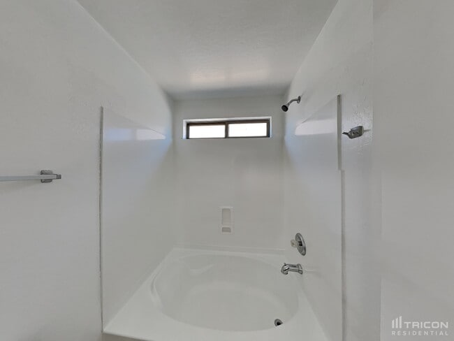Building Photo - 7351 W Alicia Dr