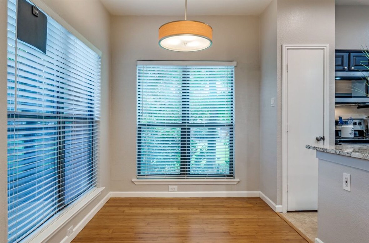 Building Photo - 7525 Holly Hill Dr