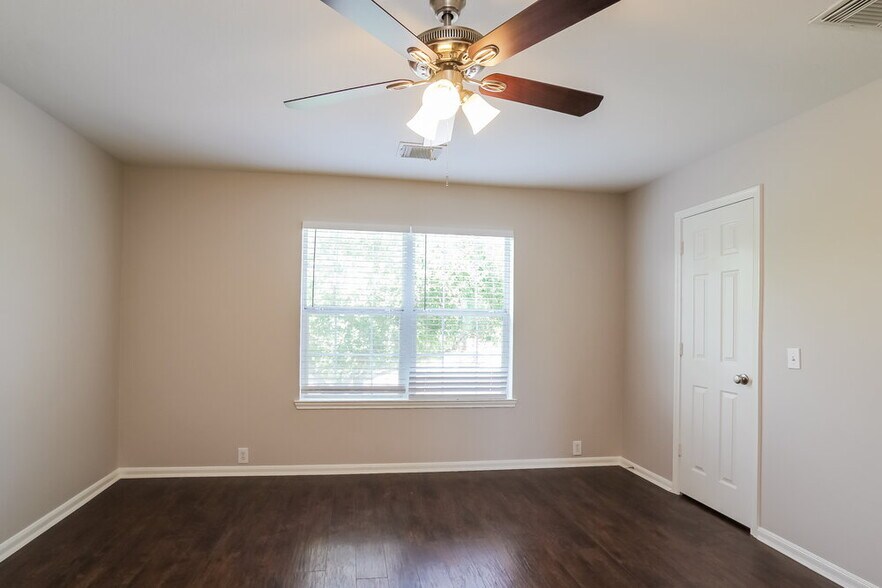 Building Photo - 4742 Markham Woods Ct