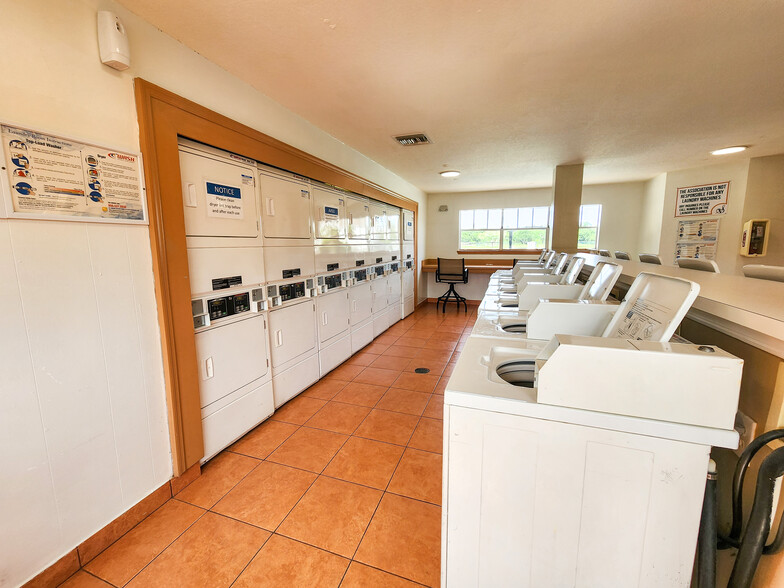 Building Photo - 2216 Grand Cayman Ct