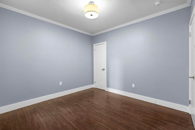 Building Photo - 151 Sip Ave