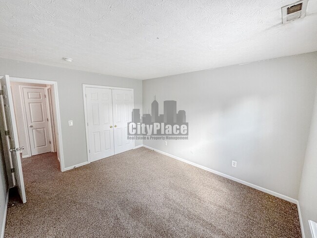 Building Photo - 2946 Carson Dr