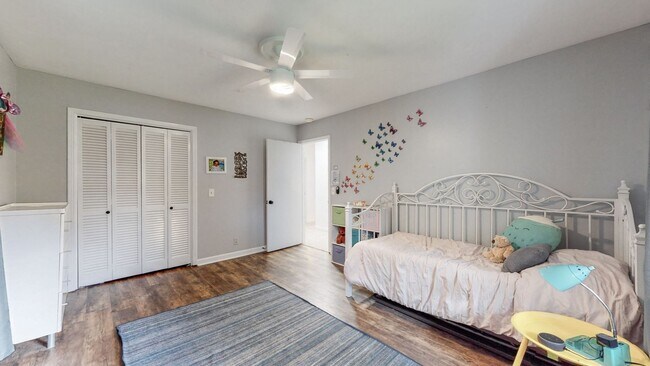Building Photo - **RENOVATED COLONIAL ON OVER AN ACRE ZONED FOR WILLIAMSON COUNTY BRENTWOOD SCHOOLS**