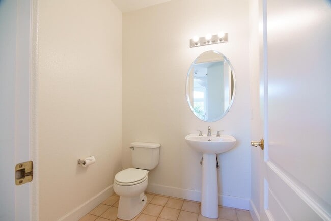 Building Photo - 26148 Legends Ct