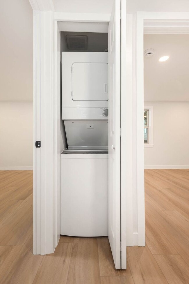 Building Photo - 6721 24th Ave NW