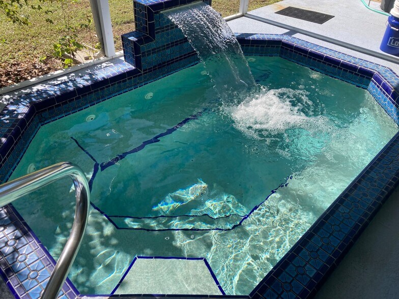 Building Photo - 5232 Raintree Ln