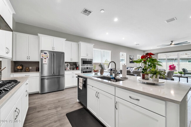 Building Photo - 10518 W Albert Ln