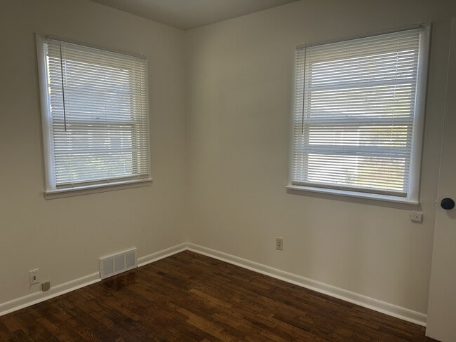 Building Photo - 306 Fremont St