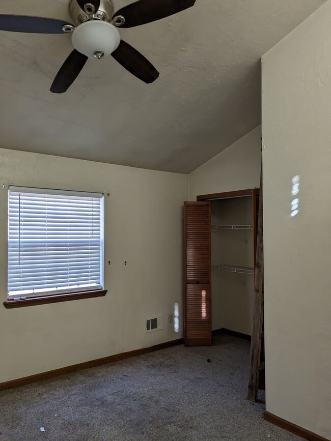 Building Photo - 1220 High Rd