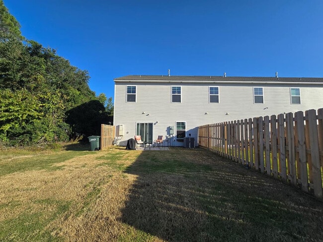 Building Photo - 1762 Snead Dr
