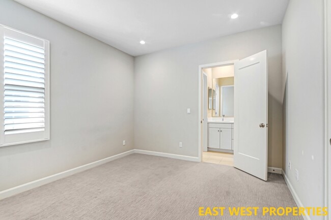 Building Photo - 117 Soaring Eagle