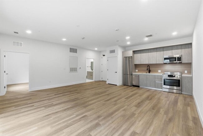 Primary Photo - 4315 S Congress Ave