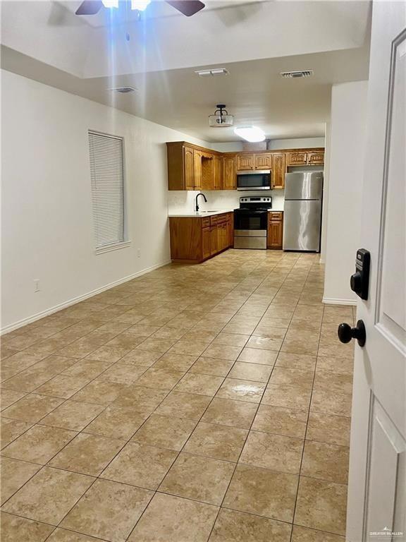 Building Photo - 16 E 19th St