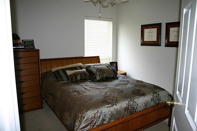 Building Photo - 10135 Lazy Lagoon