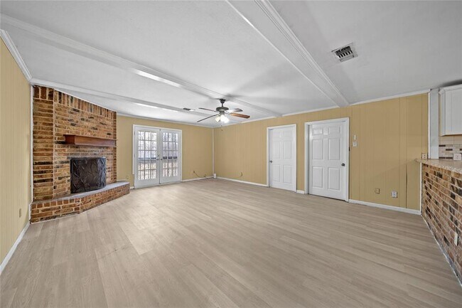 Building Photo - 9746 Seeker St