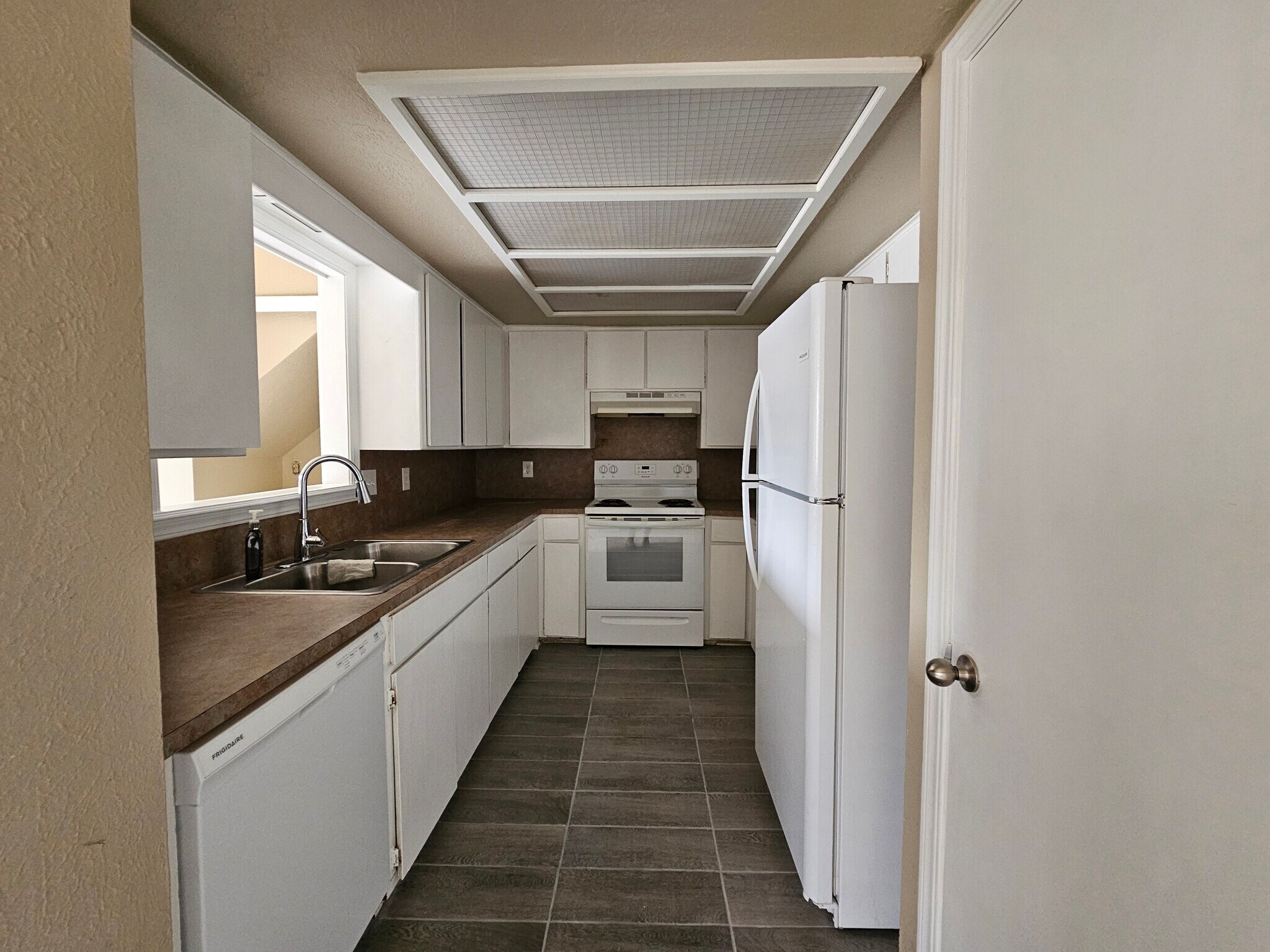 Building Photo - 3808 Quail Run Cir