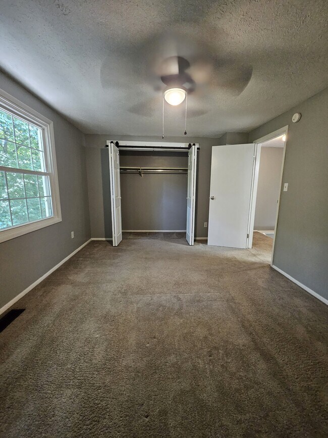 Building Photo - 9459 Timber View Dr