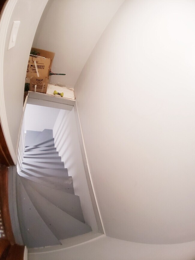 Building Photo - 5134 W Henderson St