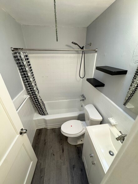 Building Photo - 8114 Terry St