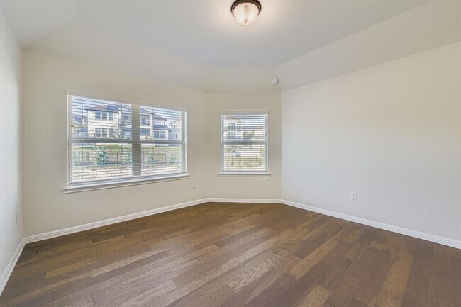 Building Photo - 4709 Napoli Shore Dr
