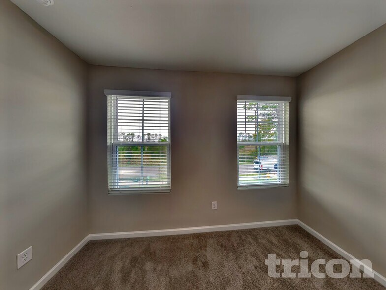 Building Photo - 66 Raphael Ln