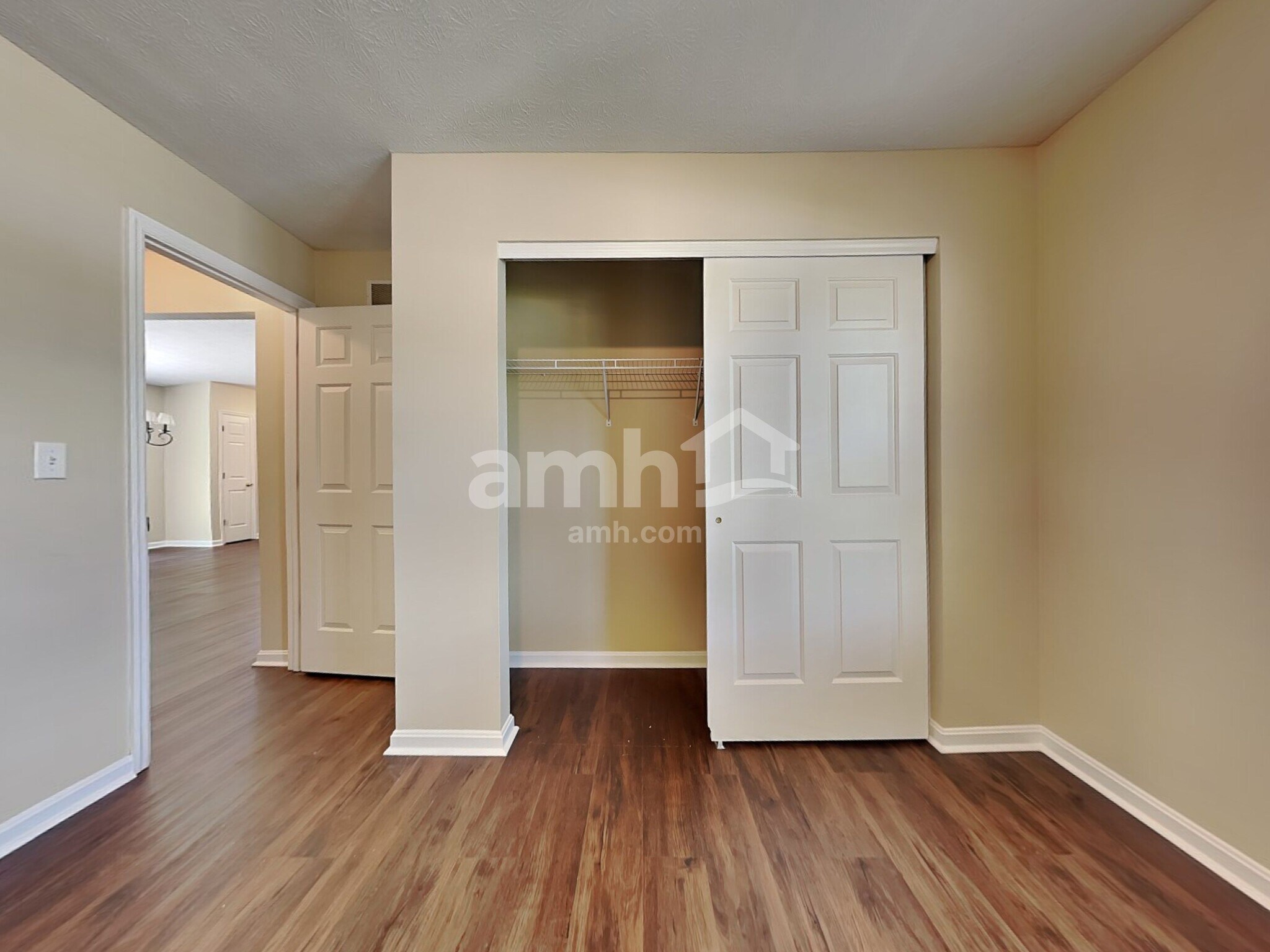 Building Photo - 410 Morning Sun Dr