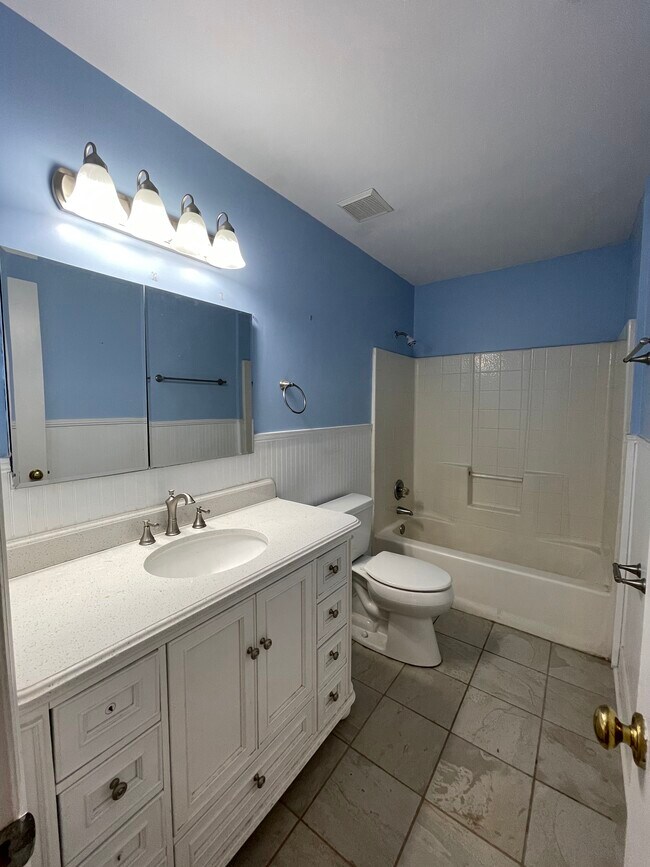 Building Photo - 8601 Findon Pl