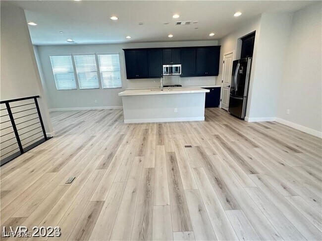 Building Photo - 11611 Earth Stone Ave