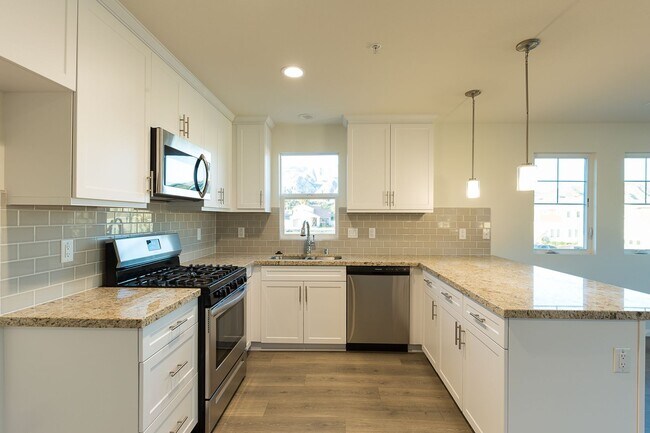 Building Photo - Loft Style of Living in Piru