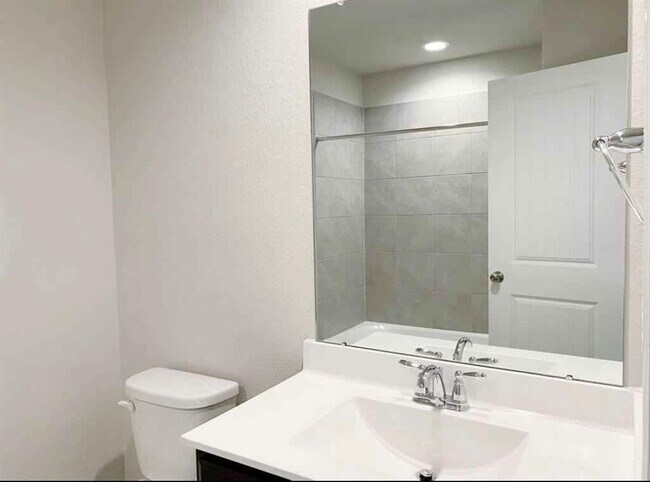 Building Photo - 29602 Juniper Ct