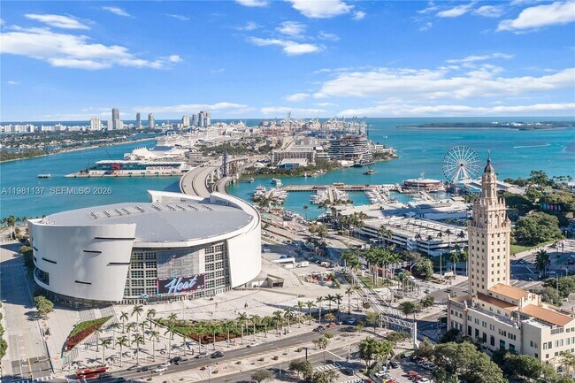 Building Photo - 851 NE 1st Ave