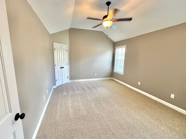 Building Photo - Maywood Drive8148S