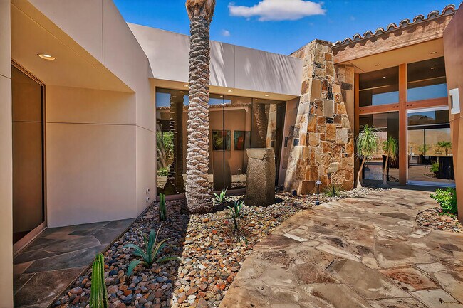 Building Photo - 9 Rockcrest