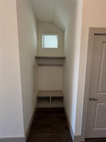 Building Photo - 2036 Oak Grove Ln