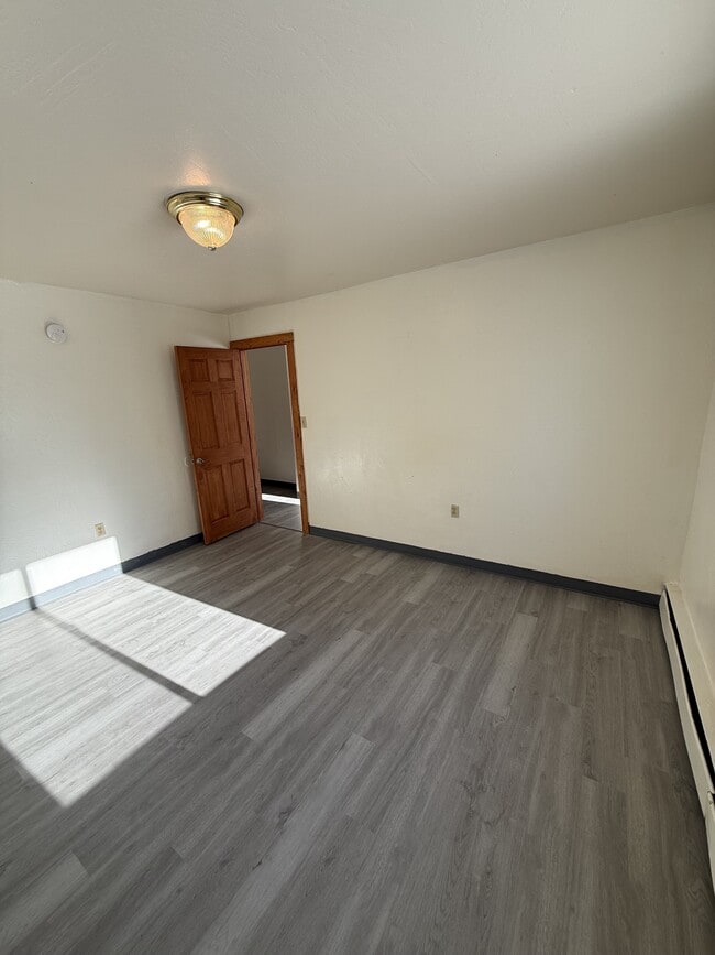 Building Photo - 829 17th Ave